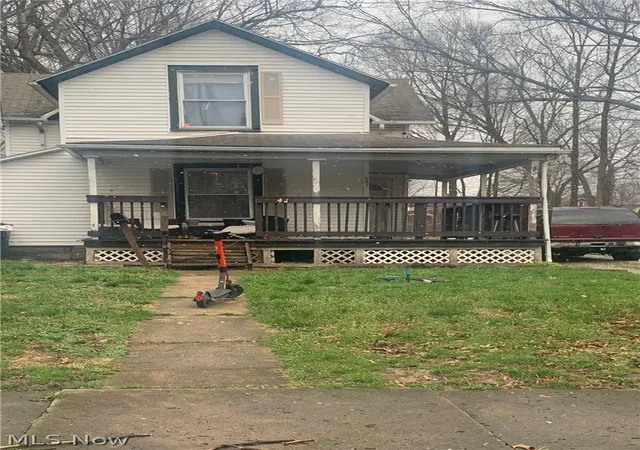 Photo 2 of Single family home for sale at 641 Allyn St, Akron, OH 44311 | MLS# 5196503 | Listing updated on 2026-03-28
