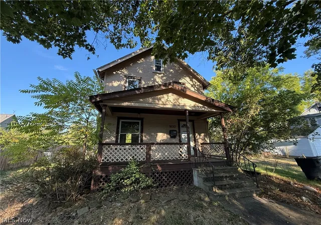 Photo 1 of Single family home for sale at 1033 Olive Ave Ne, Warren, OH 44483 | MLS# 5196698 | Listing updated on 2026-09-21
