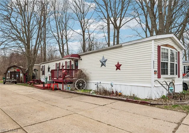 3rd image of 188 Paradise Blvd, Madison, OH 44057 | MLS# 5196387