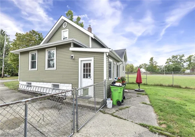 41st image of 471 Columbus St, Bedford, OH 44146 | MLS# 5196737