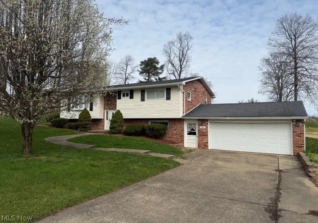 Homes for sale in Williamstown, WV | 245 Kittle St, Williamstown, WV 26187 | MLS# 5196857
