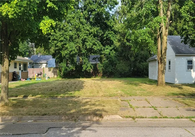 1st image of 1179 Seward Ave, Akron, OH 44320 | MLS# 5196978