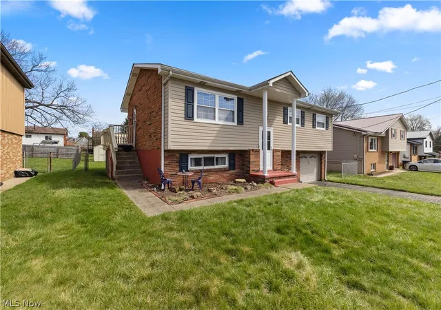 Homes for sale in Weirton, WV | 115 Arena Dr, Weirton, WV 26062 | MLS# 5196987