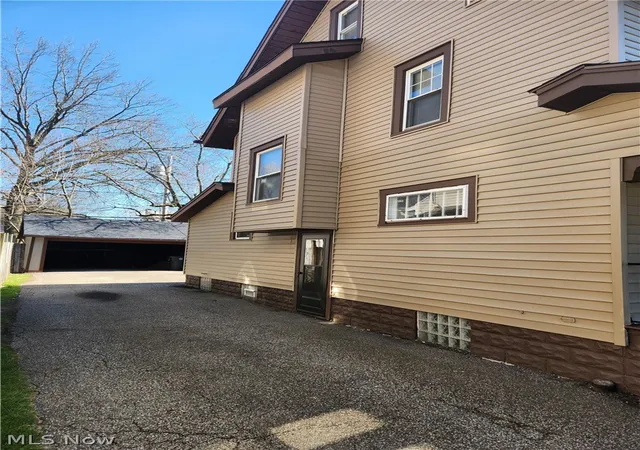 Photo 4 of Single family home for sale at 773 Kenilworth Ave SE, Warren, OH 44484 | MLS# 5196899 | Listing updated on 2026-05-15