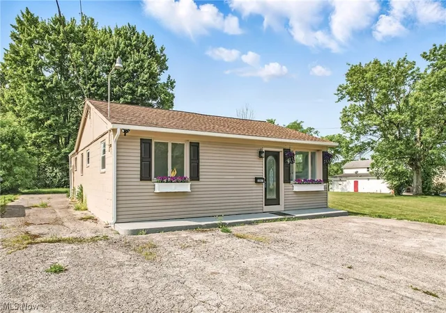 Photo 1 of Sale Pending at 10861 Mahoning Ave, North Jackson, OH 44451 | MLS# 5197012 | Listing updated on 2026-08-26