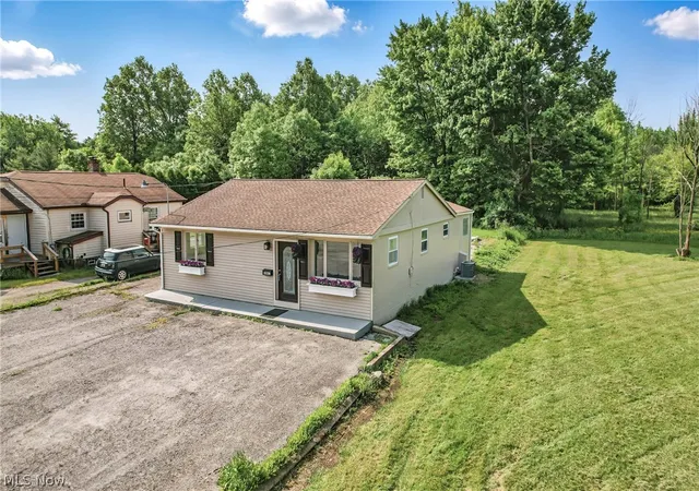 Photo 3 of Sale Pending at 10861 Mahoning Ave, North Jackson, OH 44451 | MLS# 5197012 | Listing updated on 2026-08-26