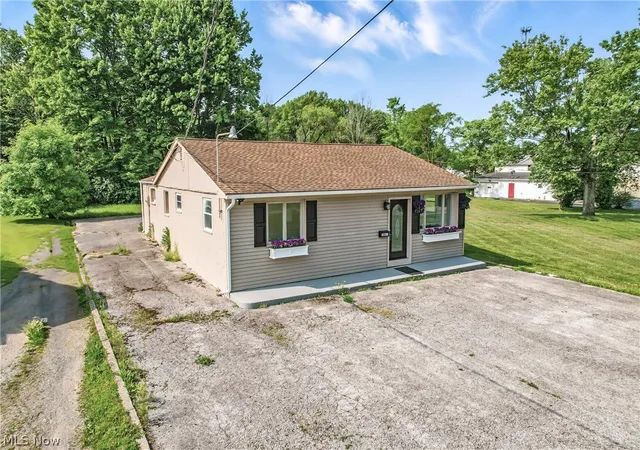 Homes for sale in North Jackson, OH | 10861 Mahoning Ave, North Jackson, OH 44451 | MLS# 5197012