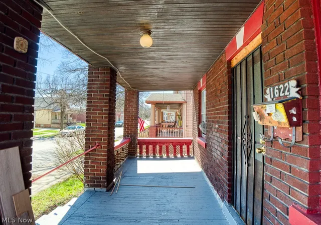 3rd image of 1622 Winchester Ave, Lakewood, OH 44107 | MLS# 5197098