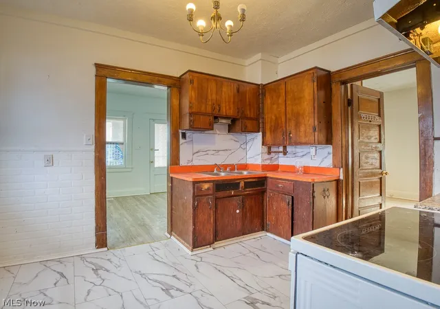4th image of 1622 Winchester Ave, Lakewood, OH 44107 | MLS# 5197098