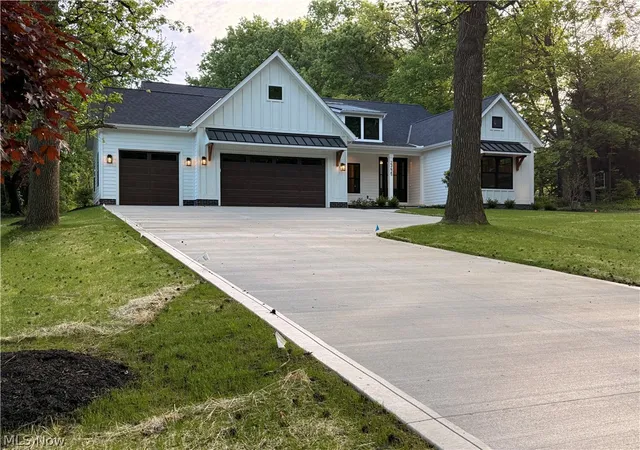 Photo 2 of Sale Pending at 23425 Bryden Rd, Shaker Heights, OH 44122 | MLS# 5194577 | Listing updated on 2026-08-31