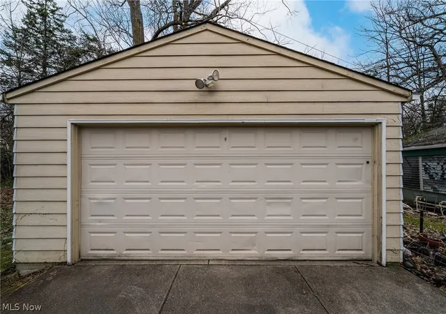 Listing Photo 2 - Condo for sale in building located at 1630 Coventry Rd, Cleveland, OH 44118 - Unit #