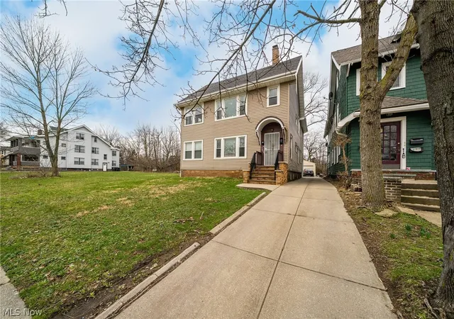 Listing Photo 4 - Condo for sale in building located at 1630 Coventry Rd, Cleveland, OH 44118