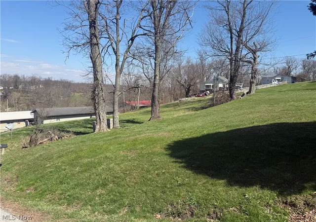 3rd image of 122 Oak St, Barnesville, OH 43713 | MLS# 5197386