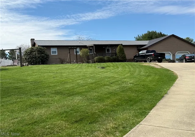 1st image of 5655 Helen Dr, Zanesville, OH 43701 | MLS# 5197429