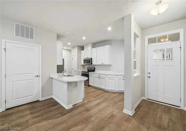 3rd image of 1637 Mud Brook Ln, Akron, OH 44313 | MLS# 5197221