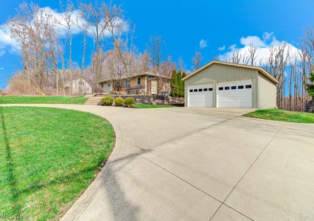 2nd image of 251 E Mohawk Dr, Malvern, OH 44644 | MLS# 5197440