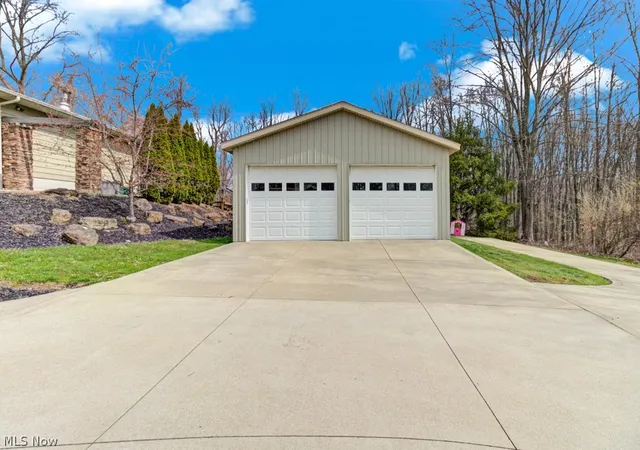 3rd image of 251 E Mohawk Dr, Malvern, OH 44644 | MLS# 5197440