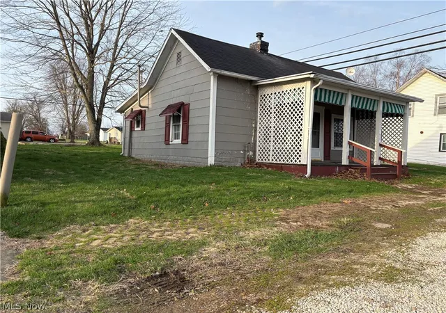 Photo 3 of Single family home for sale at 237 Race Ave, Byesville, OH 43723 | MLS# 5197610 | Listing updated on 2026-09-27