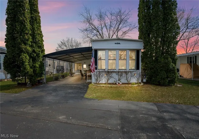 Homes for sale in Port Clinton, OH | 1623 Ne Catawba Rd #160, Port Clinton, OH 43452 | MLS# 5197685