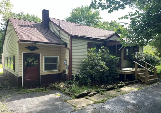 Single family home for sale at 744 Carson Salt Springs Rd, Mineral Ridge, OH 44440 | MLS# 5197920