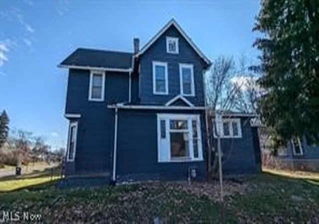 Photo 2 of Multi family home for sale at 949 Fulton Rd Nw, Canton, OH 44703 | MLS# 5195849 | Listing updated on 2026-08-07