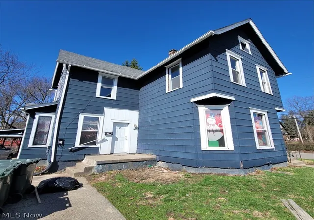 Listing Photo 4 - Condo for sale in building located at 949 Fulton Rd NW, Canton, OH 44703