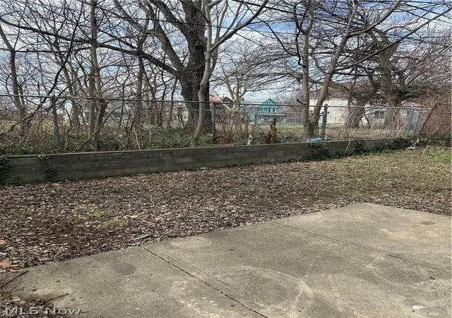 Photo 4 of Single family home for sale at 526 E 118th Street, Cleveland, OH 44108 | MLS# 5195879 | Listing updated on 2026-08-22