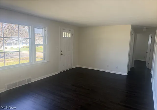 3rd image of 2471 Chaney Cir, Youngstown, OH 44509 | MLS# 5197534