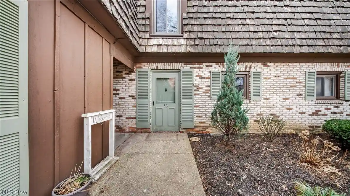 Listing Photo 1 - Condo for sale in 200 Granger Rd located at 200 Granger Rd, Medina, OH 44256 - Unit #53