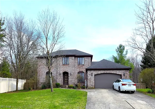 Homes for sale in Hinckley, OH | 325 Brookshire Oval, Hinckley, OH 44233 | MLS# 5198059