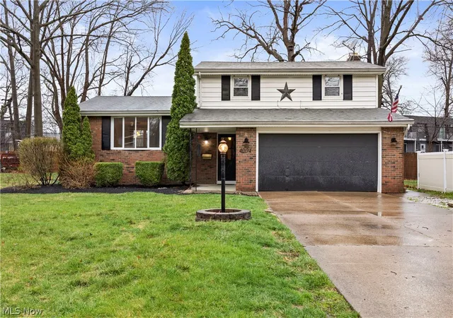 Homes for sale in Lorain, OH | 4004 Washington Ave, Lorain, OH 44052 | MLS# 5198105