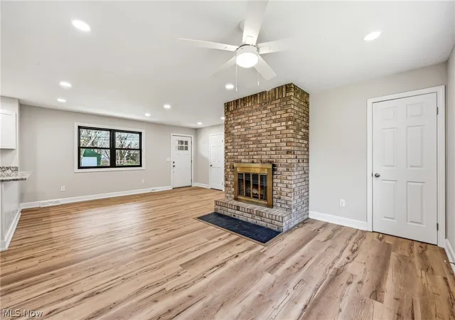Photo 3 of Single family home for sale at 44129 Columbiana Waterford Rd, Columbiana, OH 44408 | MLS# 5198375 | Listing updated on 2026-08-19