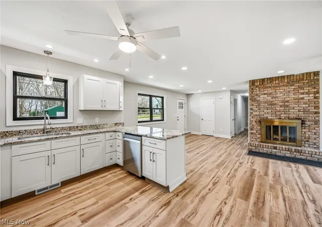 Photo 4 of Single family home for sale at 44129 Columbiana Waterford Rd, Columbiana, OH 44408 | MLS# 5198375 | Listing updated on 2026-08-19