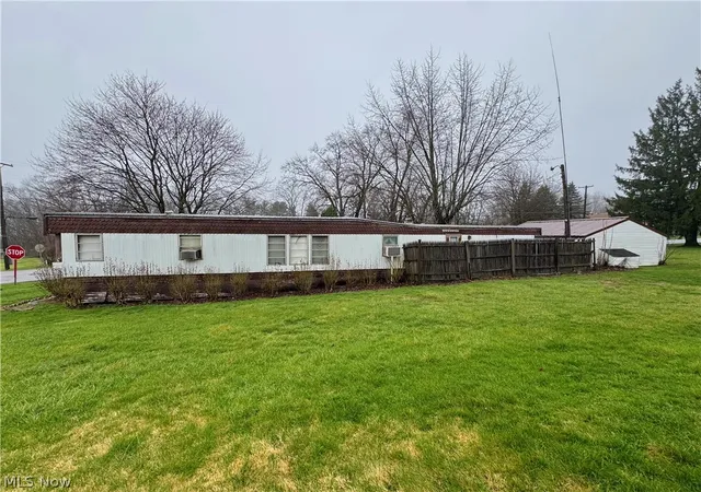 Photo 3 of Single family home for sale at 726 Boyd St NE, Masury, OH 44438 | MLS# 5197953 | Listing updated on 2026-10-02