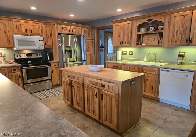 Homes for sale in Coshocton, OH | 1865 Cassingham Hollow Dr, Coshocton, OH 43812 | MLS# 5198150