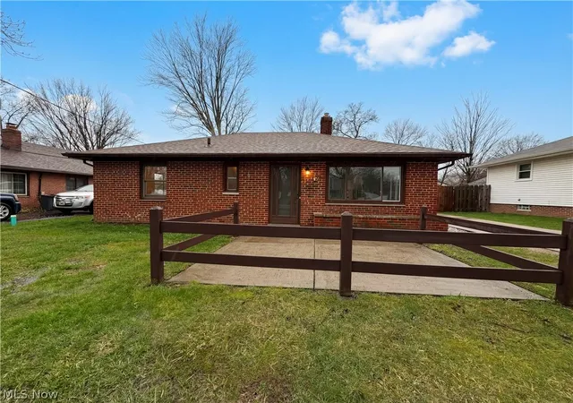 Homes for sale in North Olmsted, OH | 4506 Silverdale Rd, North Olmsted, OH 44070 | MLS# 5198412