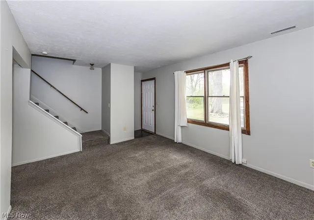 Homes for sale in Kent, OH | 3800 Grace Dr, Kent, OH 44240 | MLS# 5197552