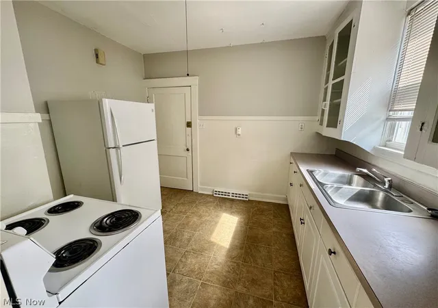 5th image of 1363 Cranford Ave, Lakewood, OH 44107 | MLS# 5198434