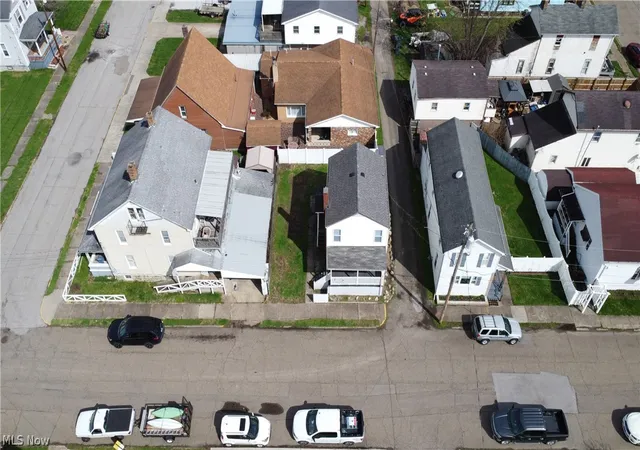 Homes for sale in Wellsburg, WV | 2404 Main St, Wellsburg, WV 26070 | MLS# 5197398