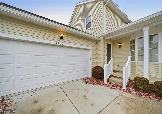 Homes for sale in Canton, OH | 6686 Hogan Wy Nw, Canton, OH 44718 | MLS# 5198492