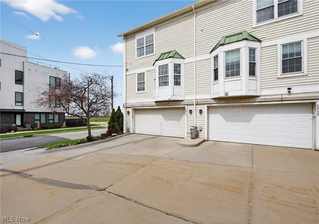 43rd image of 6943 Father Caruso Dr, Cleveland, OH 44102 | MLS# 5198597