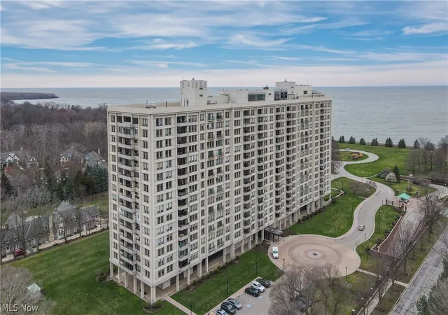 Condo for sale at 1 Bratenahl Pl #502, Bratenahl, OH 44108 | MLS# 5198533
