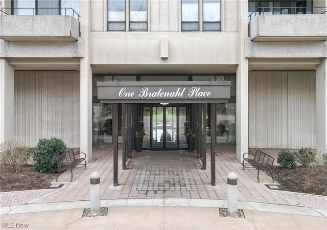 Photo 2 of Condo for sale at 1 Bratenahl Pl #502, Bratenahl, OH 44108 | MLS# 5198533 | Listing updated on 2026-08-19