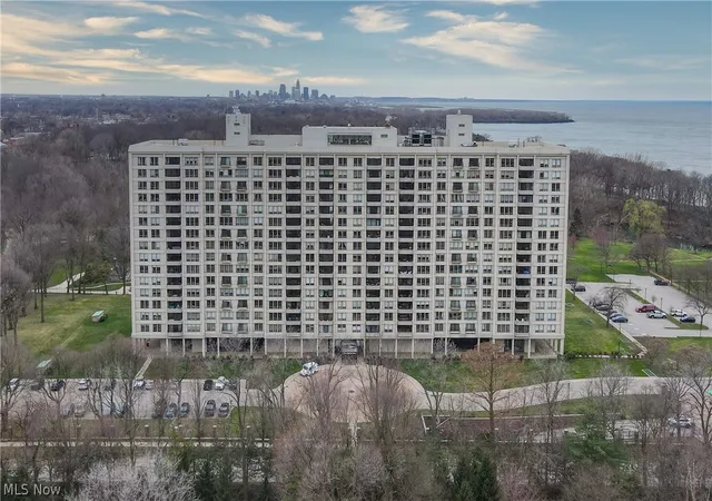 Photo 3 of Condo for sale at 1 Bratenahl Pl #502, Bratenahl, OH 44108 | MLS# 5198533 | Listing updated on 2026-08-19