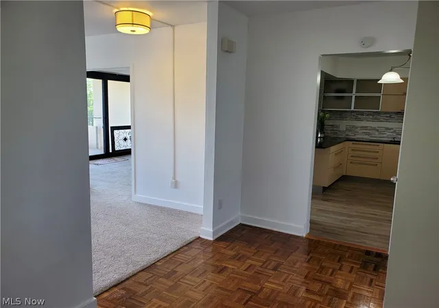 Listing Photo 4 - Condo for sale in building located at 1 Bratenahl Pl, Cleveland, OH 44108 - Unit #502