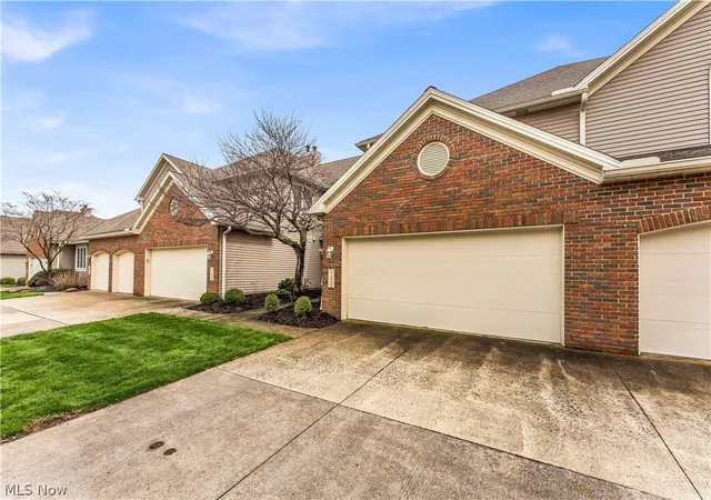 Photo 2 of Condo for sale at 120 Ambleside Way, Amherst, OH 44001 | MLS# 5192972 | Listing updated on 2026-08-19