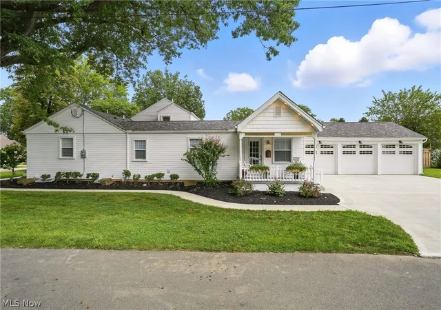 1st image of 2001 Brownlee Ave, Youngstown, OH 44514 | MLS# 5198800