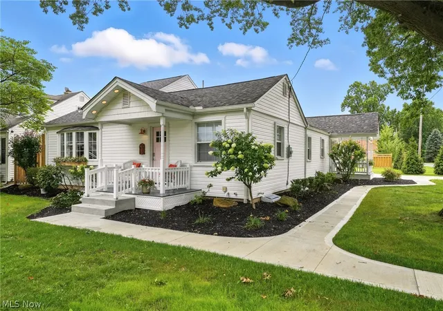 3rd image of 2001 Brownlee Ave, Youngstown, OH 44514 | MLS# 5198800