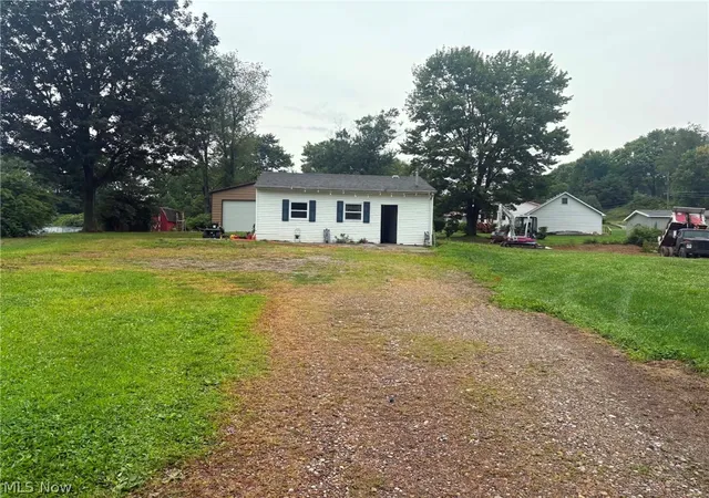 Single family home for sale at 1112 Mick Rd, Wellsville, OH 43968 | MLS# 5198833