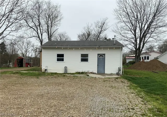 Photo 3 of Single family home for sale at 1112 Mick Rd, Wellsville, OH 43968 | MLS# 5198833 | Listing updated on 2026-08-16